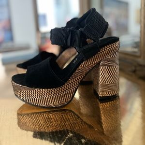 Free People Black Suede Chunky Heel w/ Velcrow Strap Sz 6